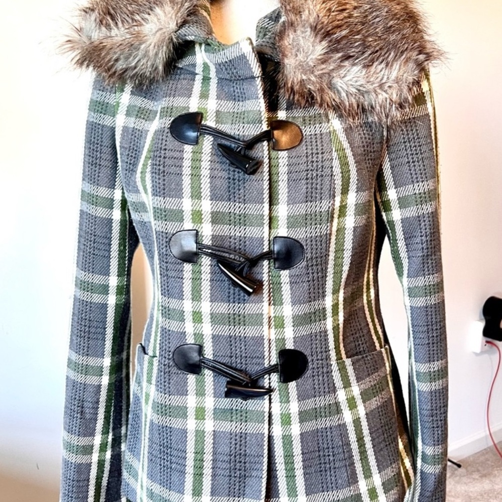 THE LIMITED Removable Faux Fur Collar Plaid Toggle Pea Coat—SZ. Medium
